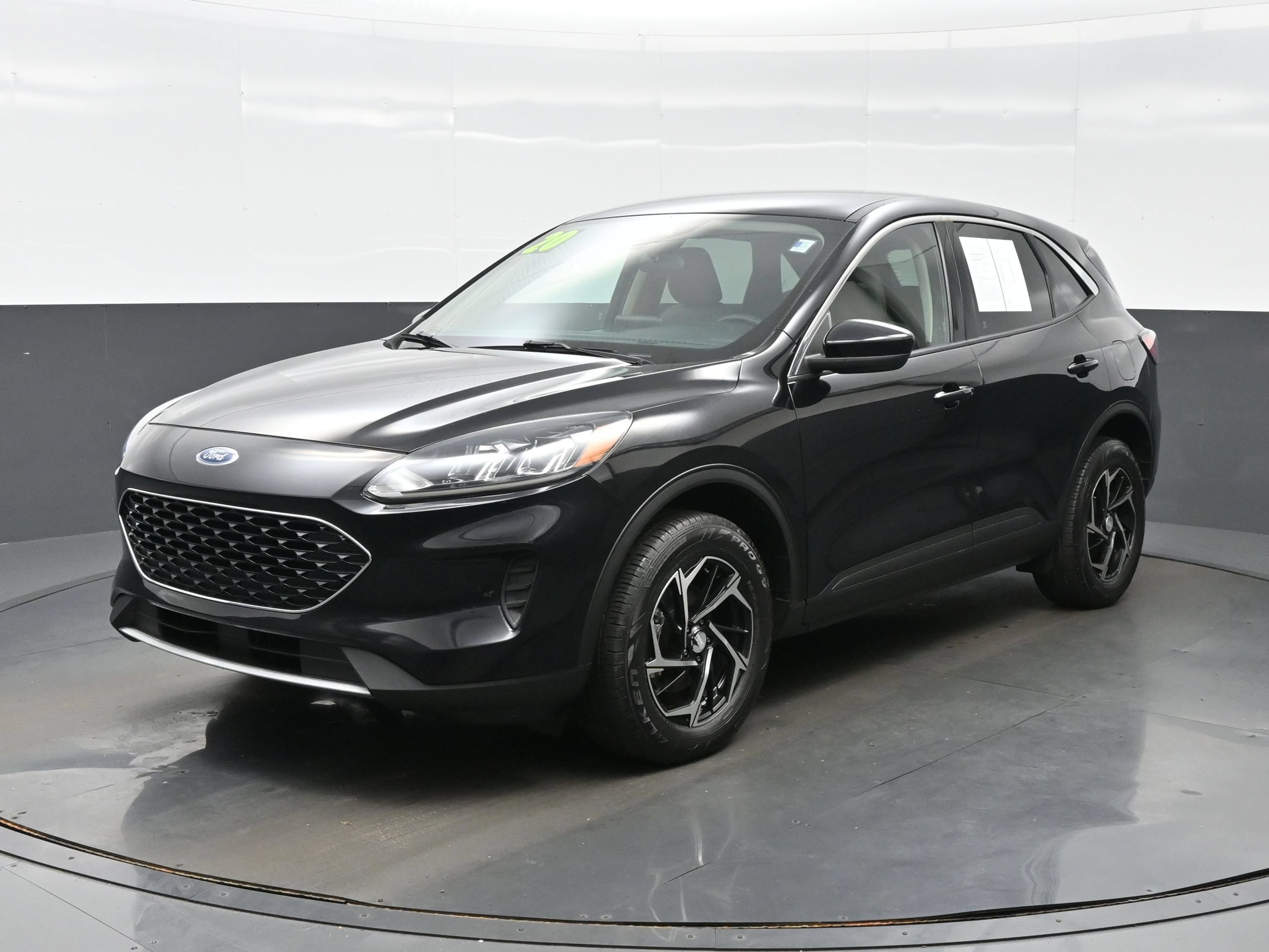 Used 2020 Ford Escape SE AWD/4WD image 2