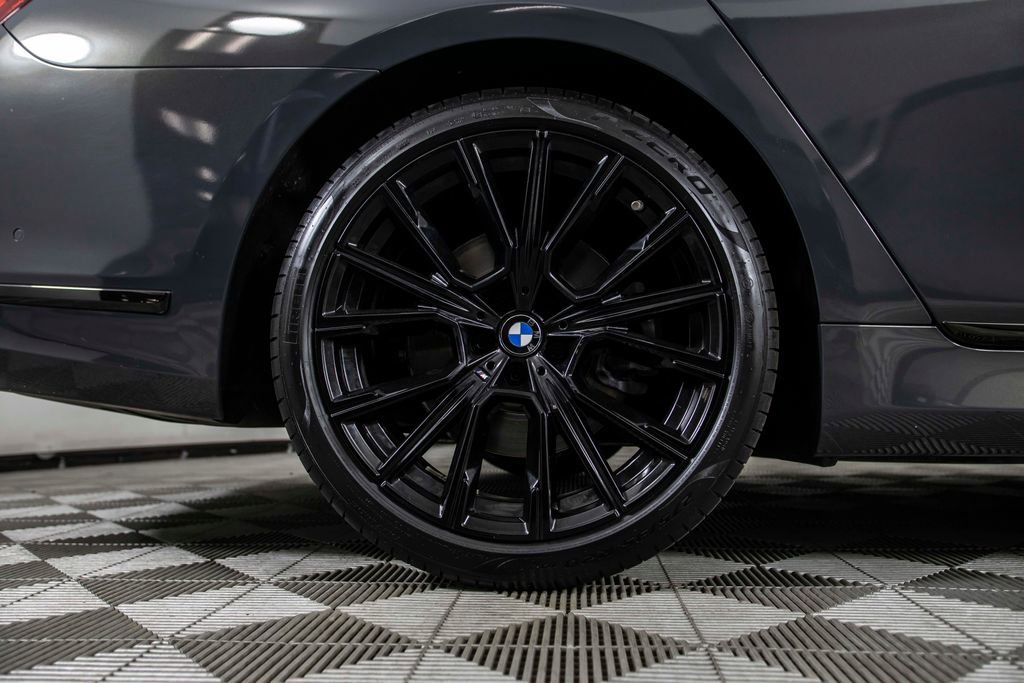 Used 2021 BMW 740i w/ M Sport Package RWD image 47