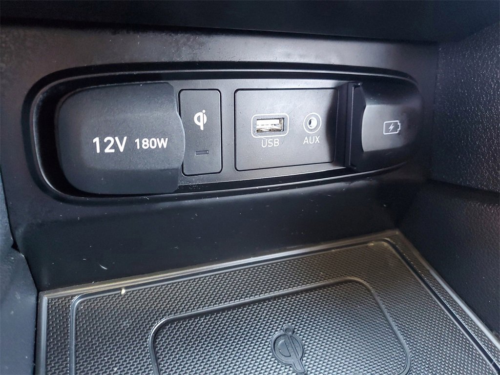 Used 2020 Hyundai Santa Fe Limited image 32