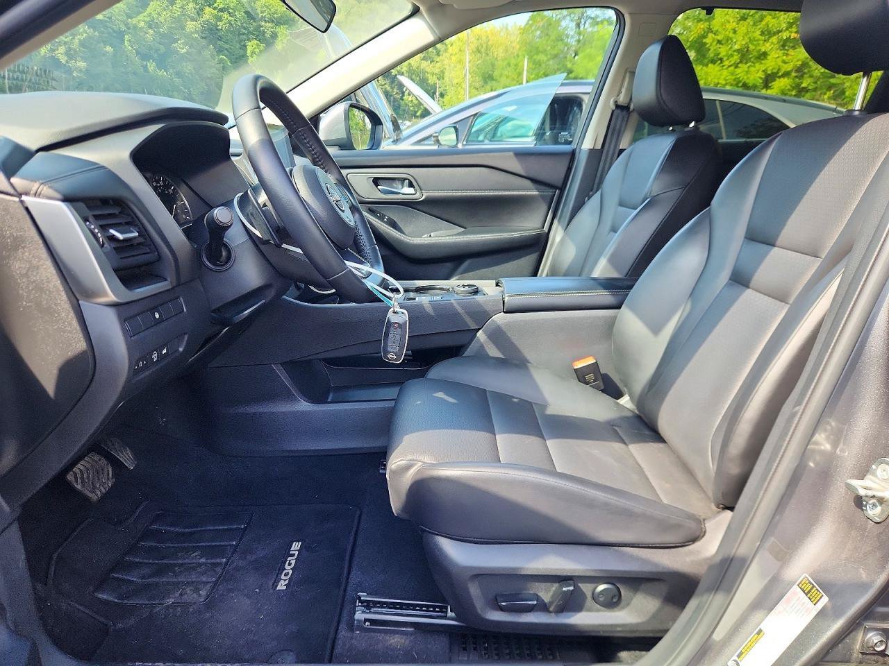 Used 2024 Nissan Rogue SV w/ SV Premium Package AWD/4WD image 5