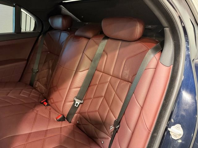 Used 2025 BMW 760i xDrive w/ Executive Package image 78