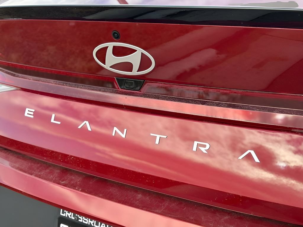 Used 2025 Hyundai Elantra Sport image 6
