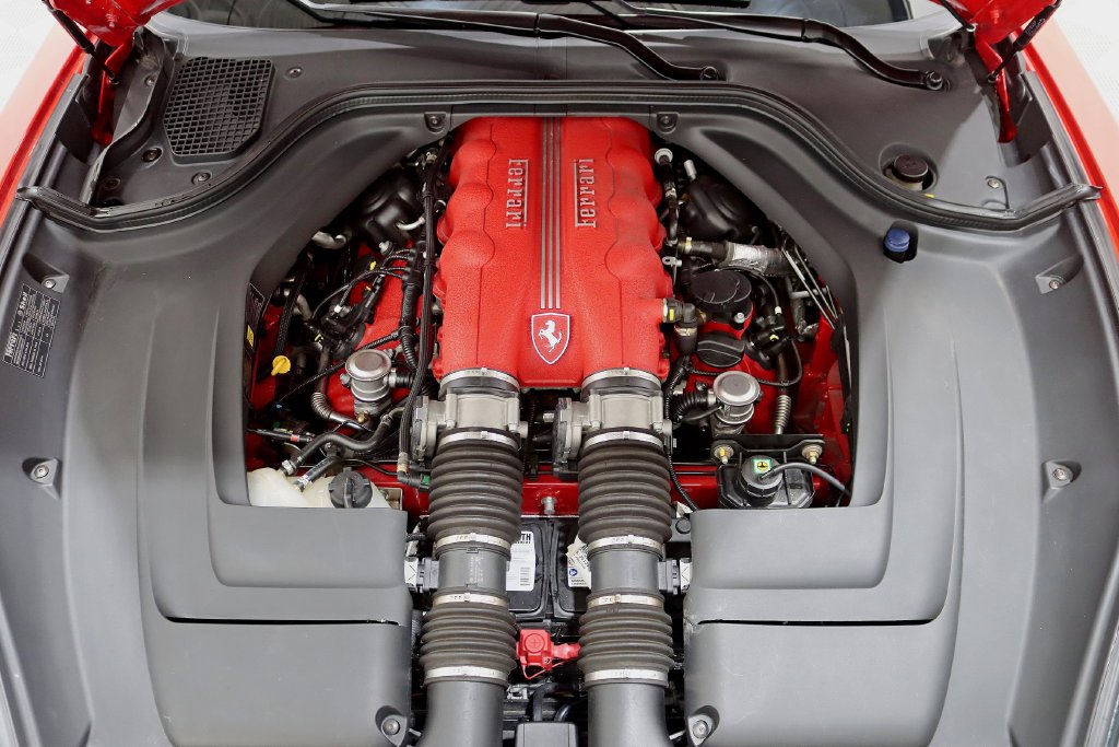 Used 2012 Ferrari California RWD image 31