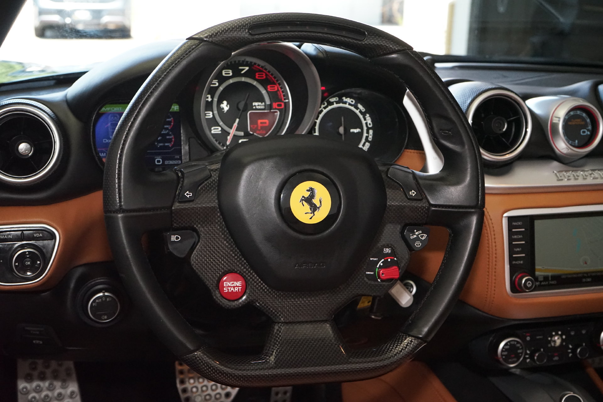 Used 2016 Ferrari California T RWD image 11
