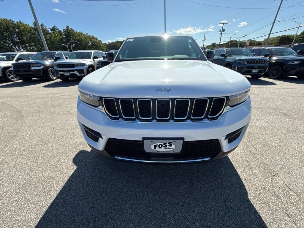 New 2027 Jeep Grand Cherokee Laredo X AWD/4WD image 8