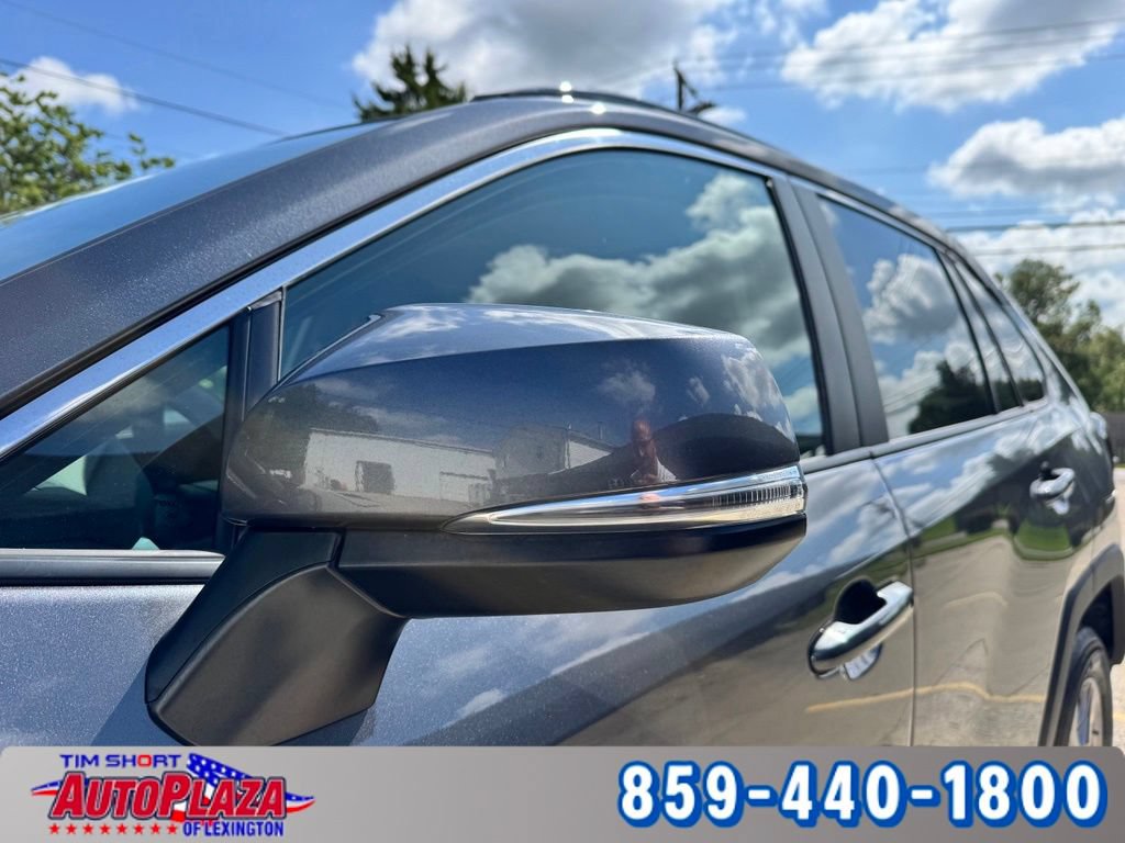 Used 2025 Toyota RAV4 XLE AWD/4WD image 14