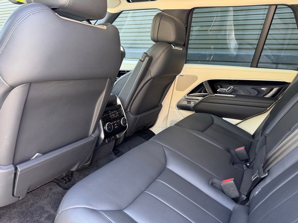 Used 2023 Land Rover Range Rover SE AWD/4WD image 23
