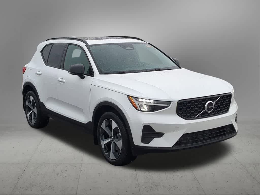 New 2026 Volvo XC40 B5 Core w/ Protection Package Premier AWD/4WD image 8