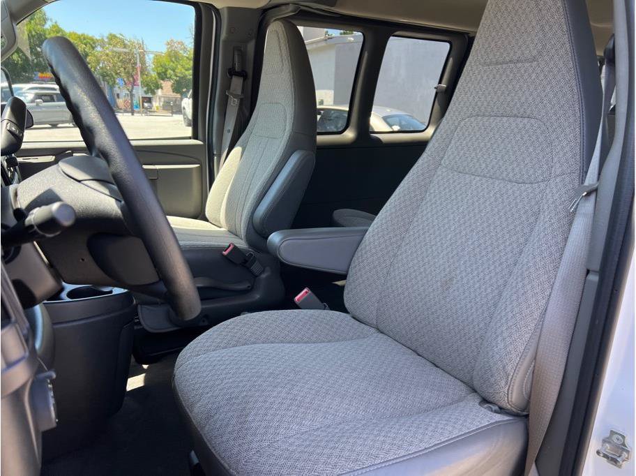 Used 2024 Chevrolet Express 3500 LT w/ LT Preferred Equipment Group RWD image 9
