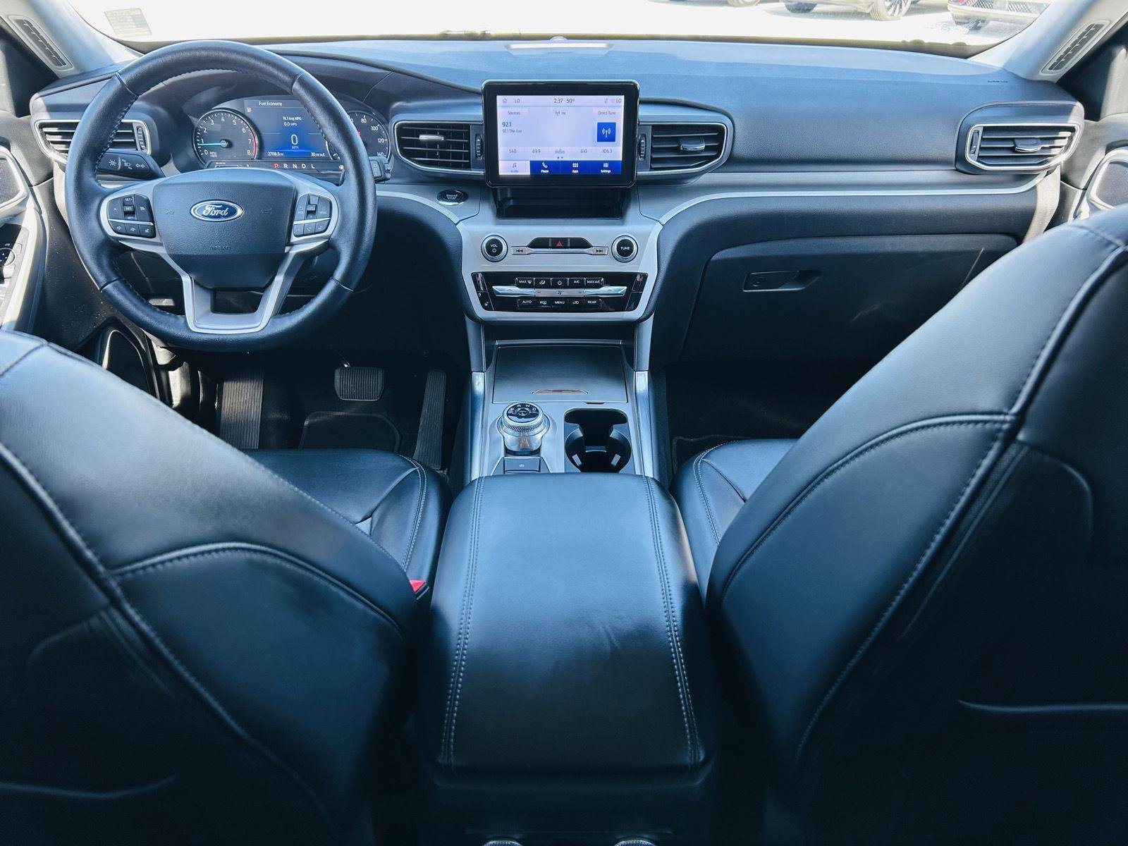 Used 2022 Ford Explorer XLT w/ Equipment Group 202A AWD/4WD image 23