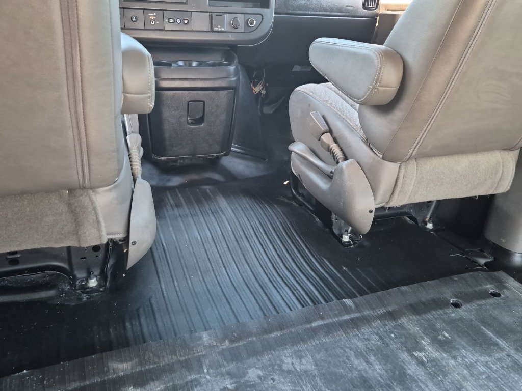 Used 2021 Chevrolet Express 2500 w/ Driver Convenience Package RWD image 28