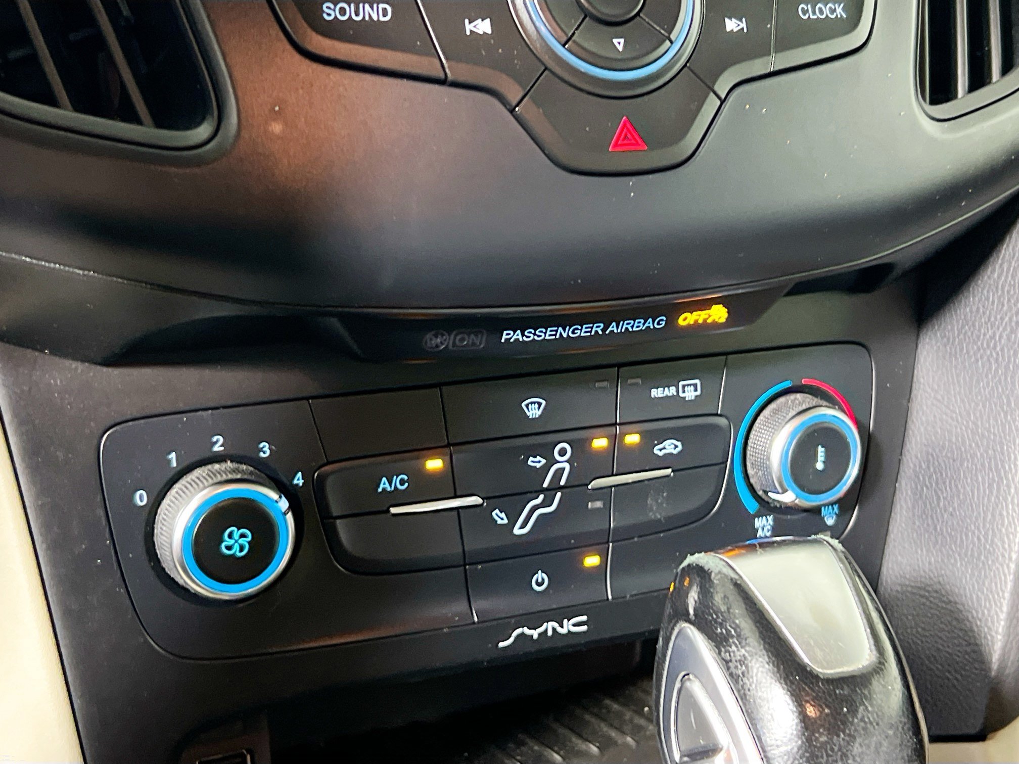 Used 2015 Ford Focus SE FWD image 25