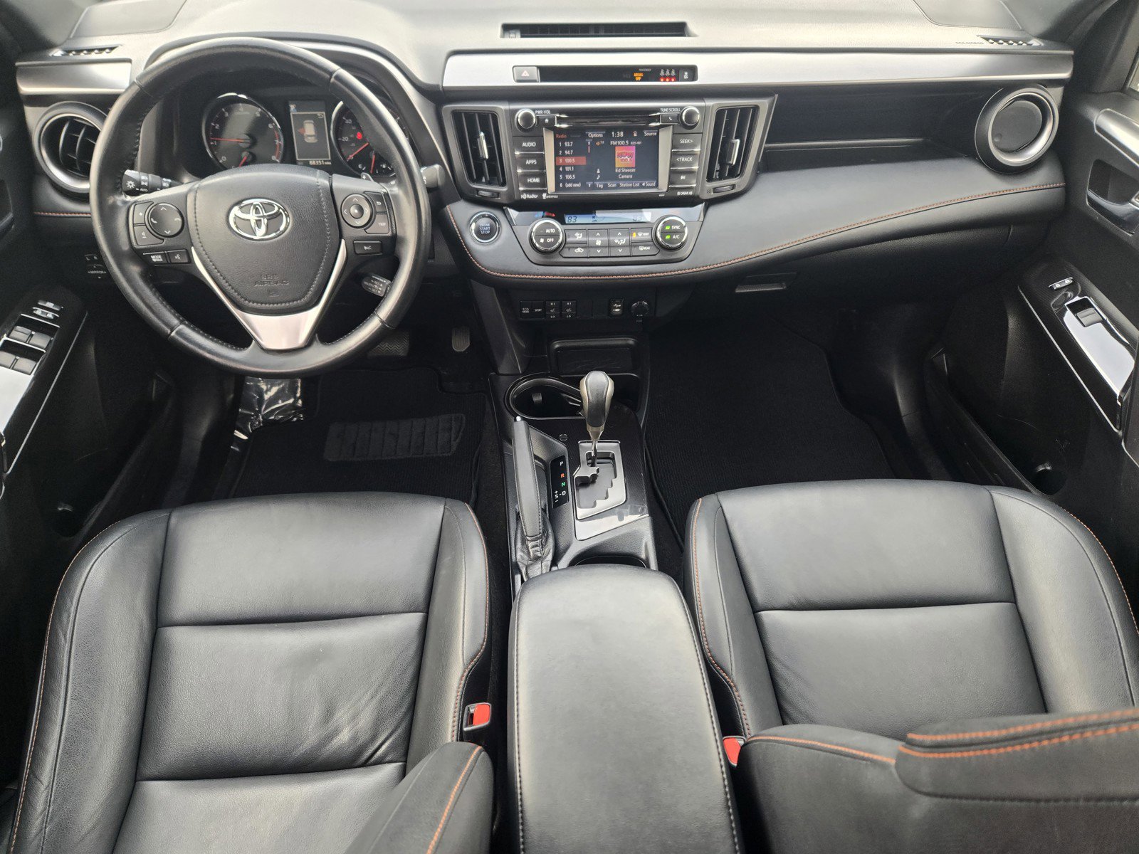 Used 2017 Toyota RAV4 SE image 13