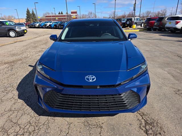 Used 2025 Toyota Camry LE w/ Convenience Package AWD/4WD image 4