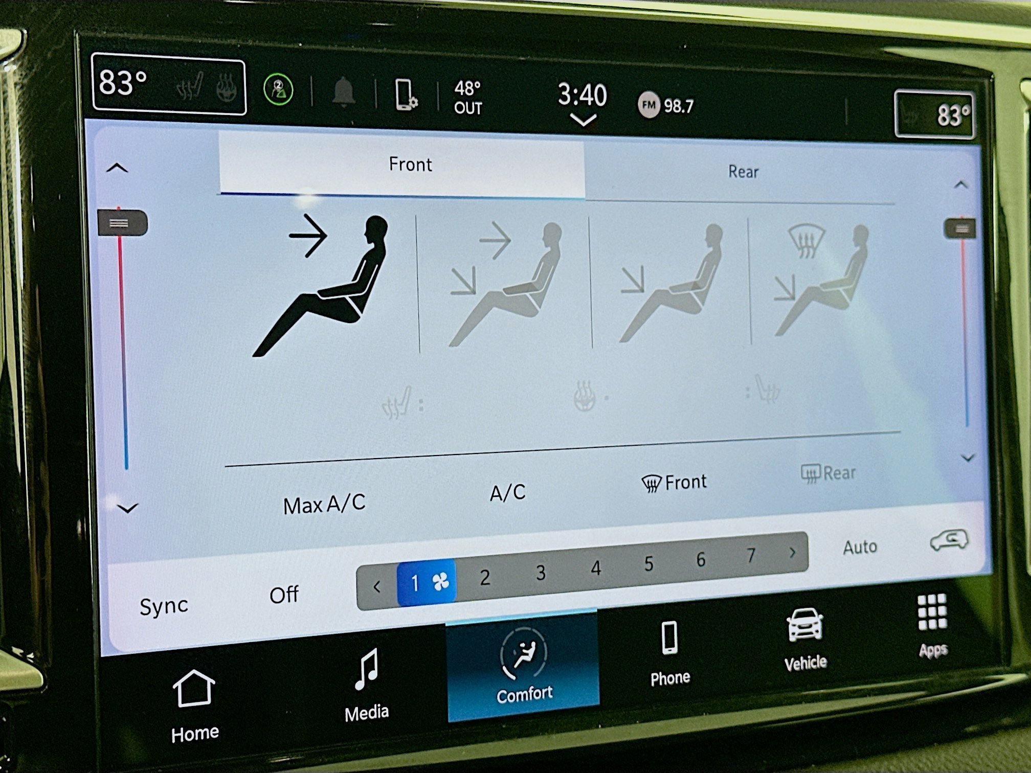 Used 2024 Chrysler Pacifica Touring-L image 23