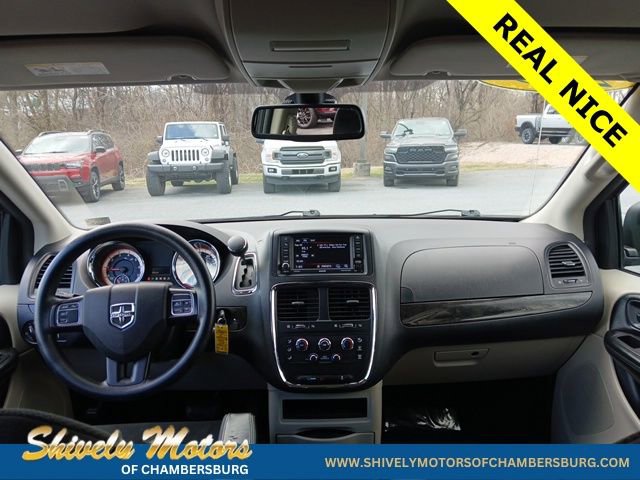 Used 2019 Dodge Grand Caravan SE w/ UConnect Hands-Free Group FWD image 13