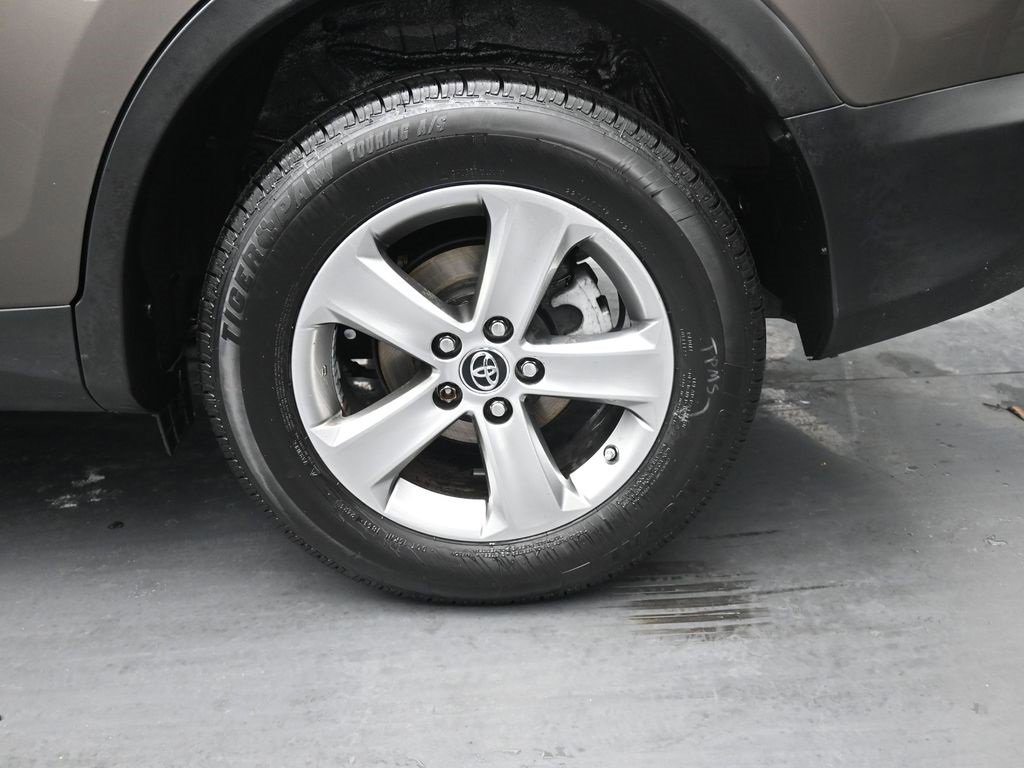 Used 2015 Toyota RAV4 XLE image 11