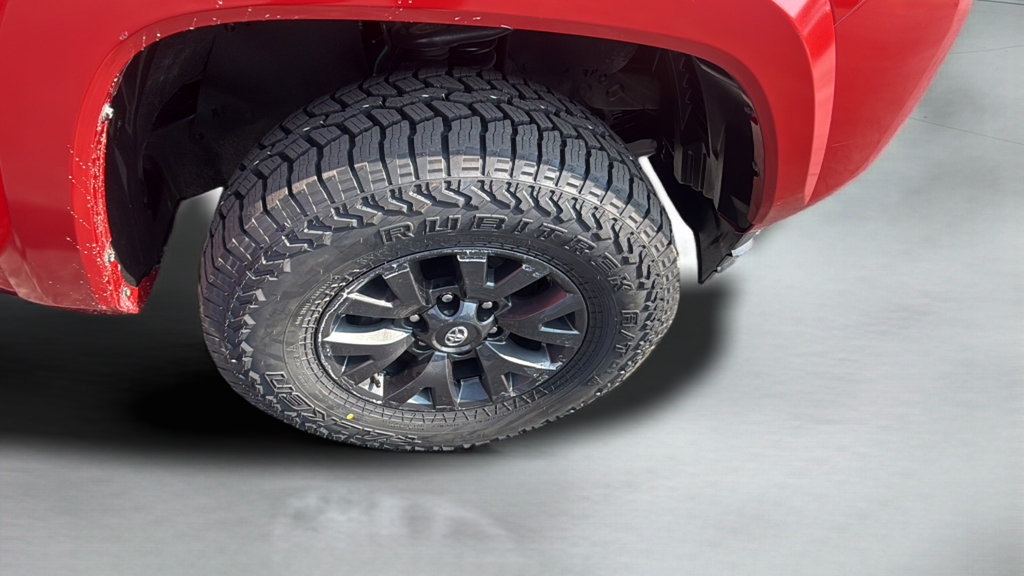 Used 2021 Toyota Tacoma SR5 AWD/4WD image 33