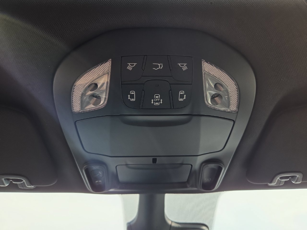 New 2027 Chrysler Pacifica Limited w/ Family Tech Group FWD image 27