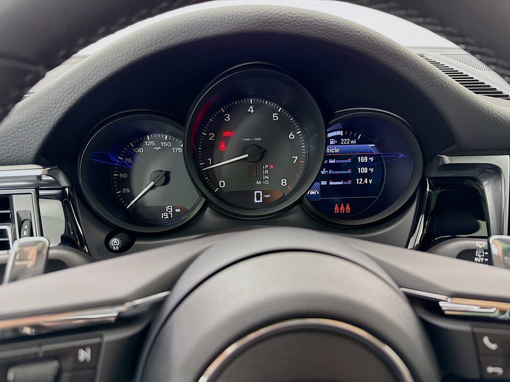 New 2026 Porsche Macan AWD/4WD image 18