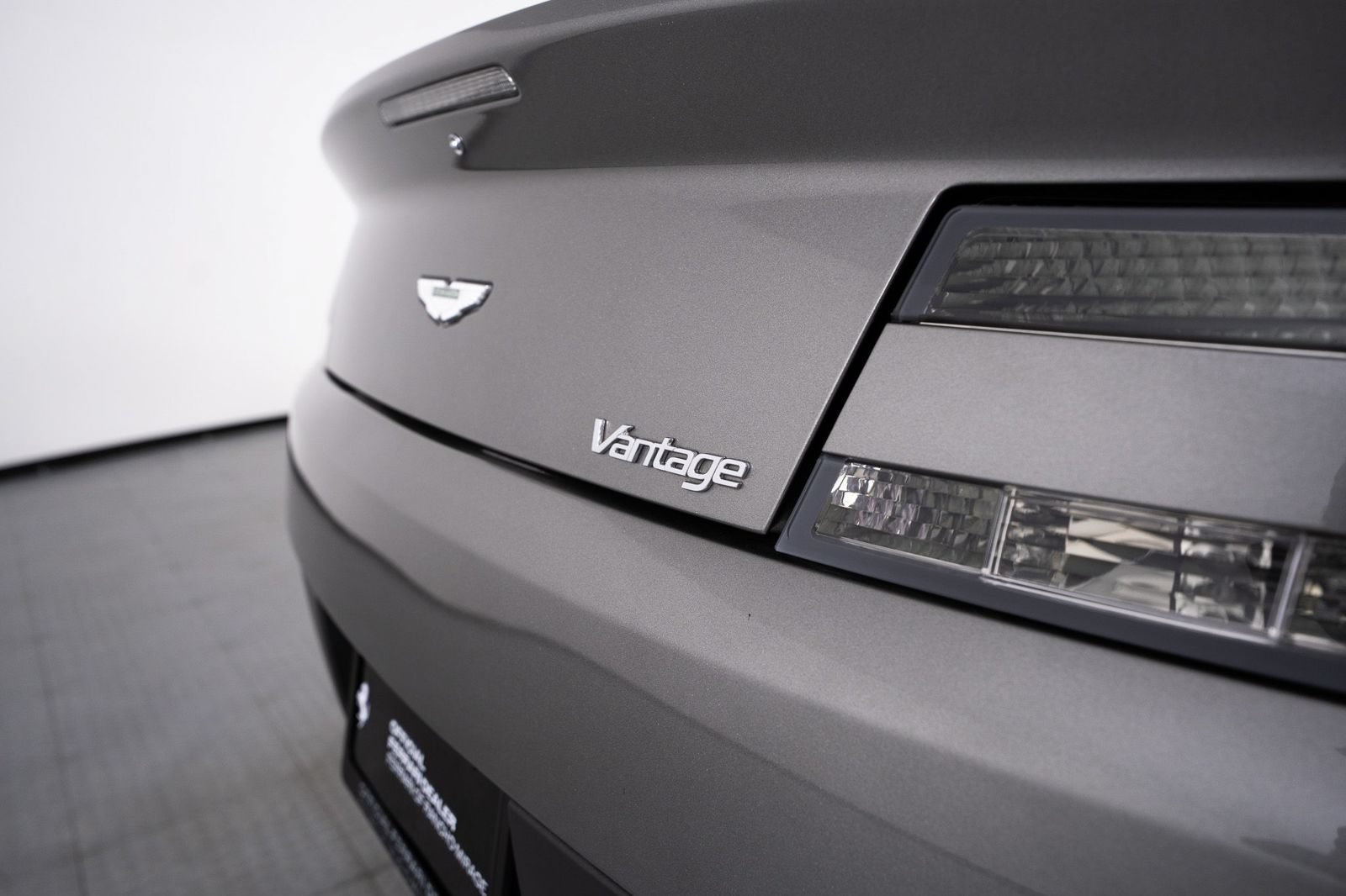 Used 2012 Aston Martin V8 Vantage Roadster RWD image 29