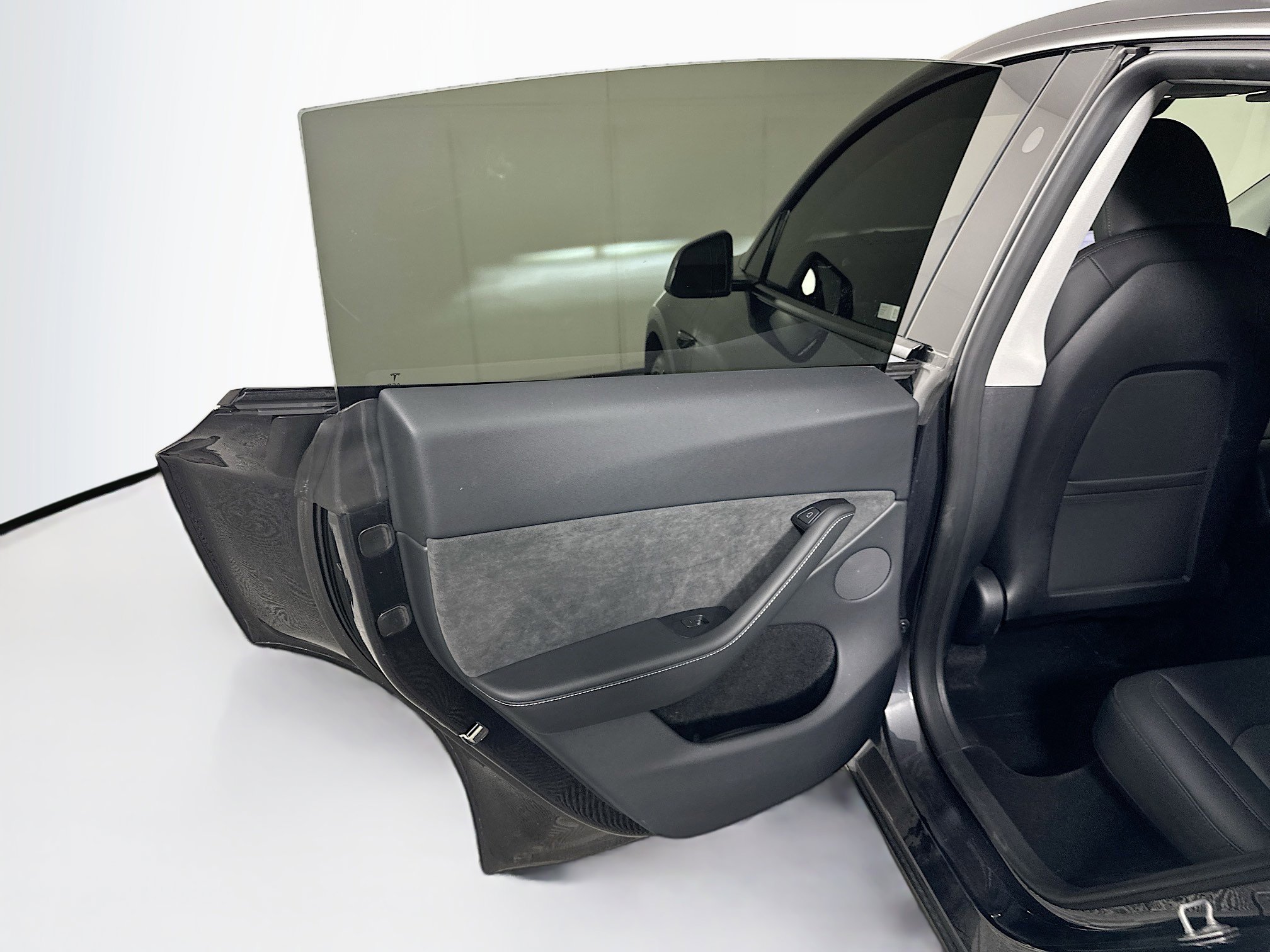 Used 2024 Tesla Model Y Long Range image 24