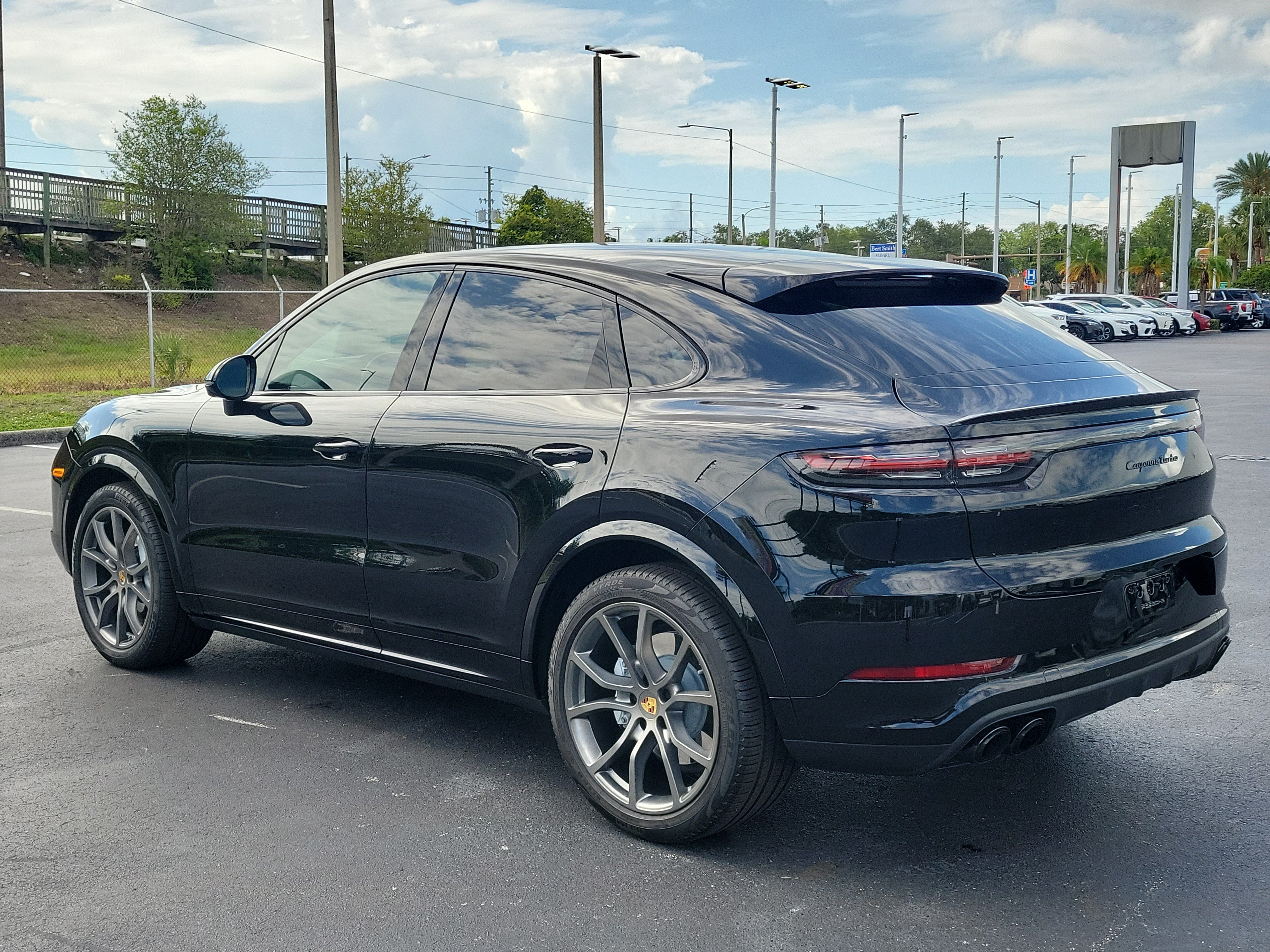 Used 2021 Porsche Cayenne Turbo AWD/4WD image 4