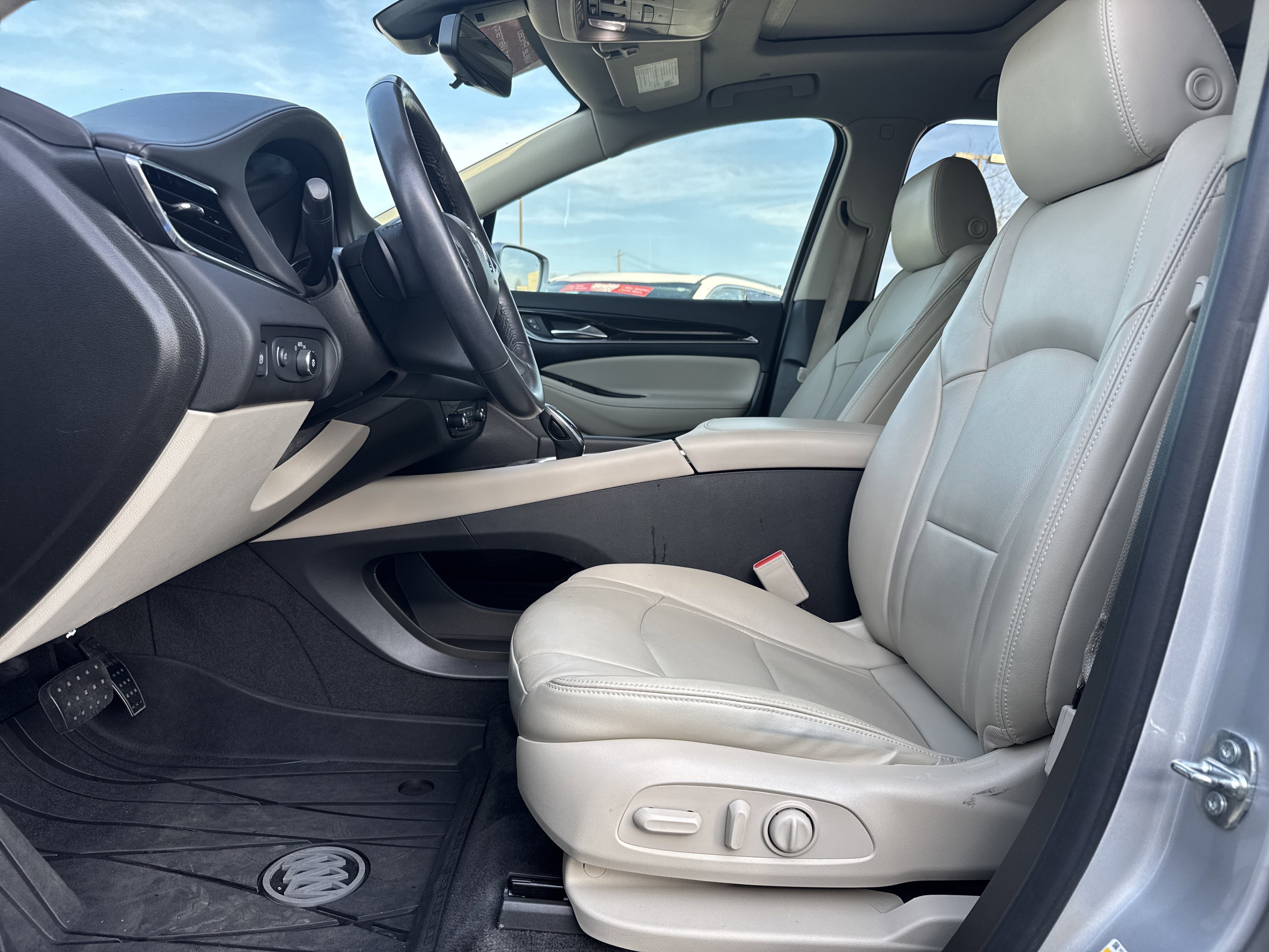 Used 2020 Buick Enclave Essence w/ Sound and Sites Package image 16