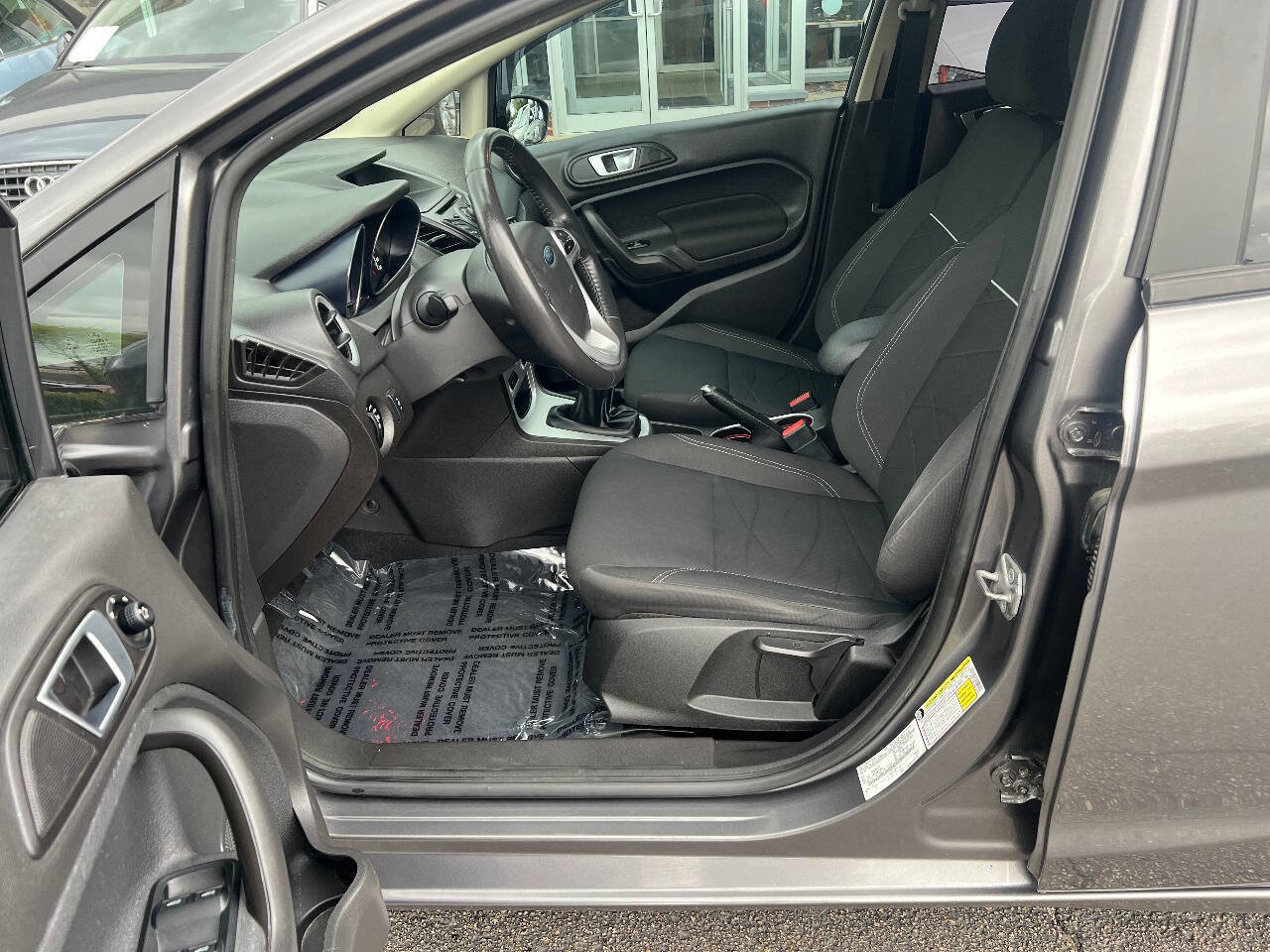 Used 2014 Ford Fiesta SE FWD image 19