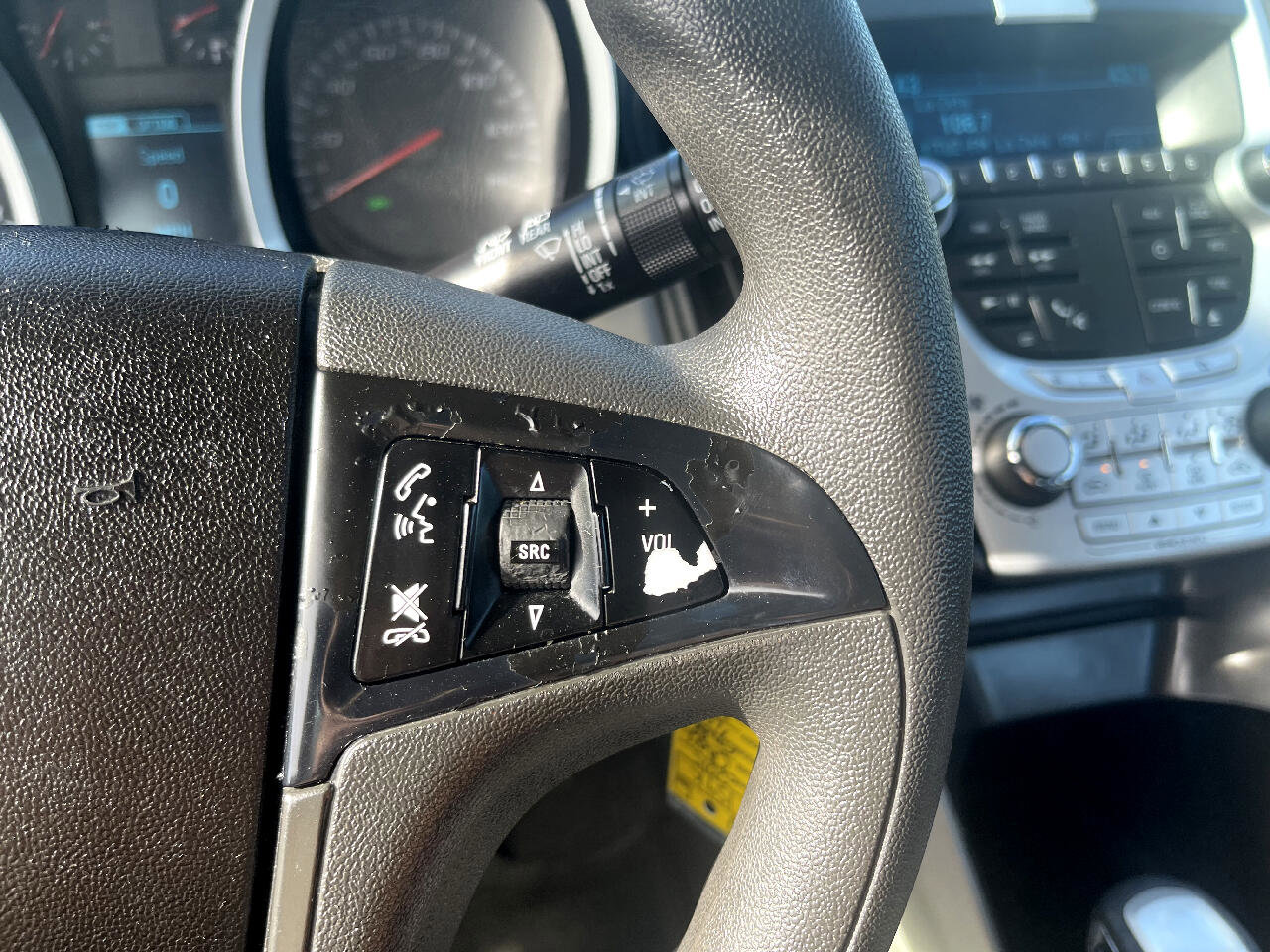 Used 2015 Chevrolet Equinox LS image 18