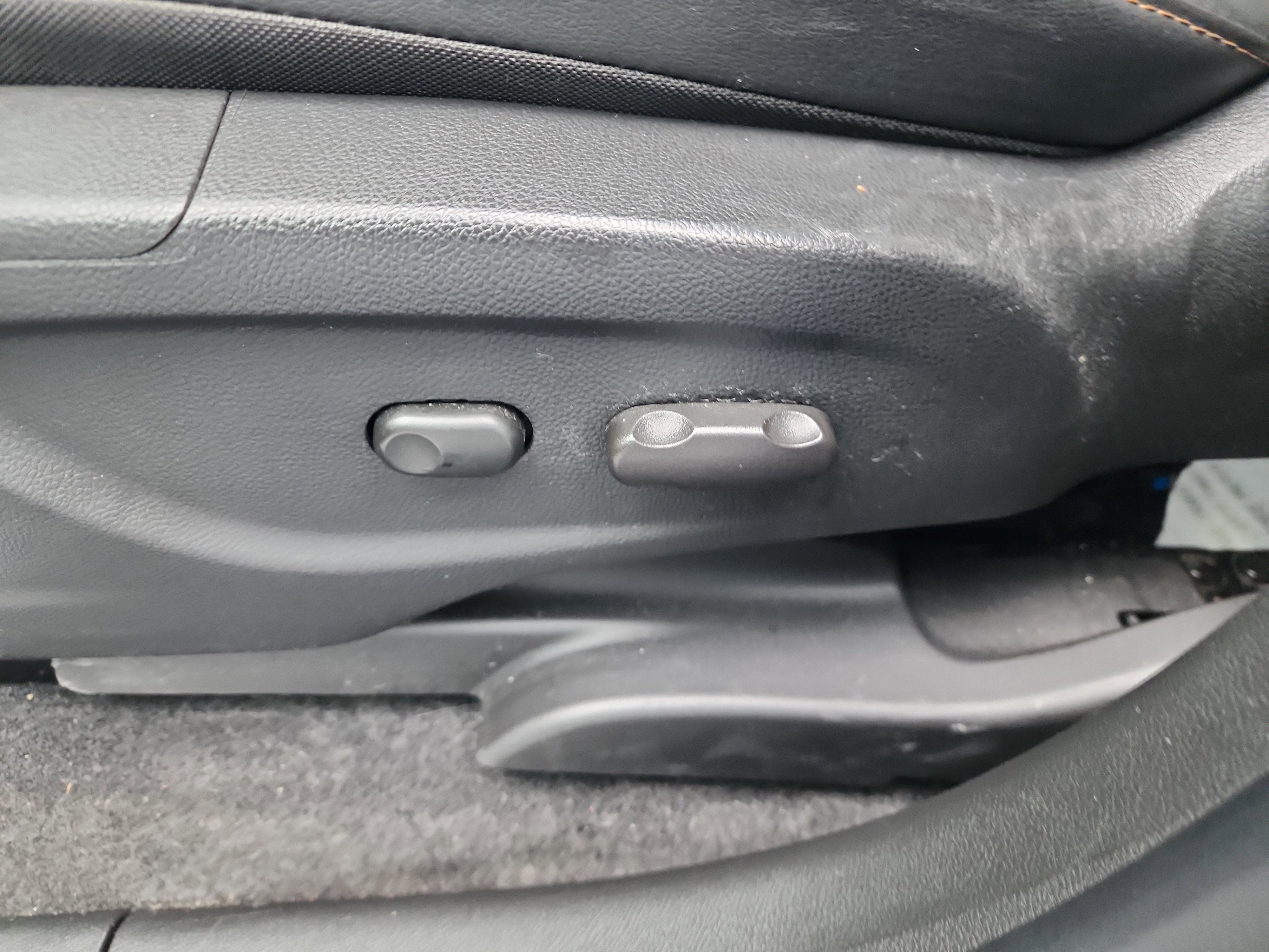 Certified 2022 Chevrolet Trax LT w/ LT Convenience Package image 12