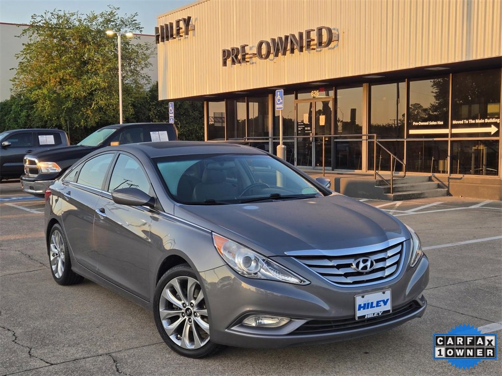 Used 2012 Hyundai Sonata SE w/ Navigation & Sunroof Pkg