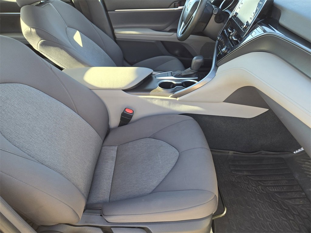 Used 2024 Toyota Camry LE image 9