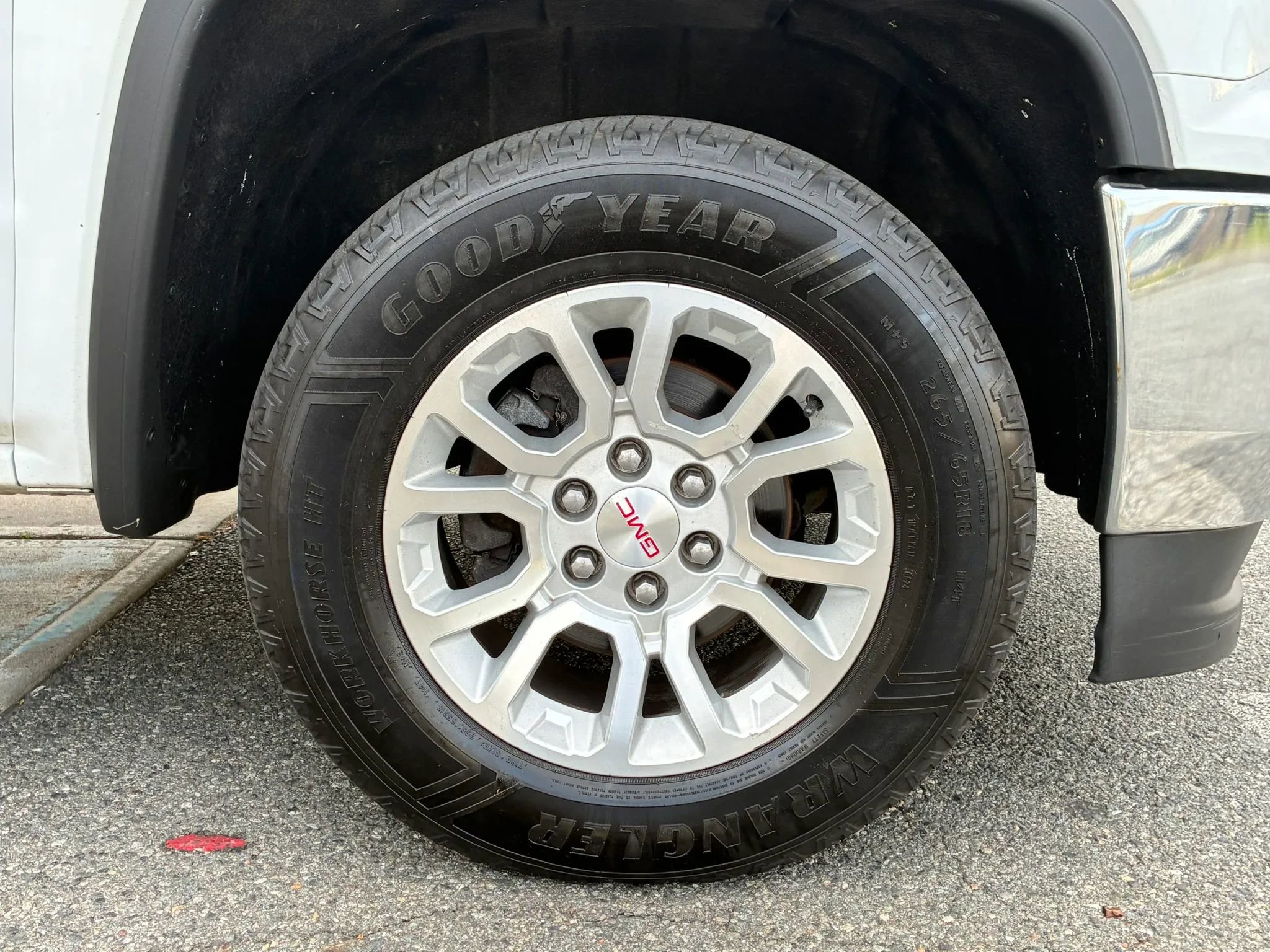 Used 2018 GMC Sierra 1500 SLE w/ SLE Value Package AWD/4WD image 32