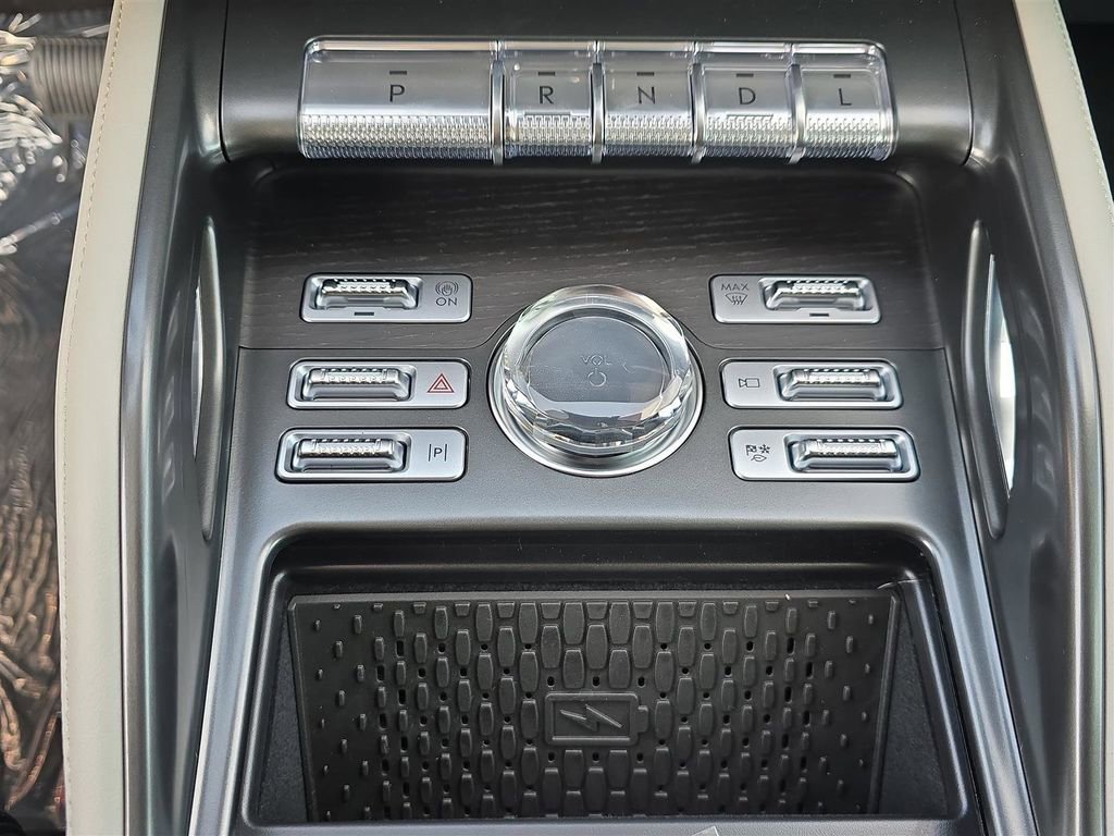 New 2025 Lincoln Nautilus Reserve image 21