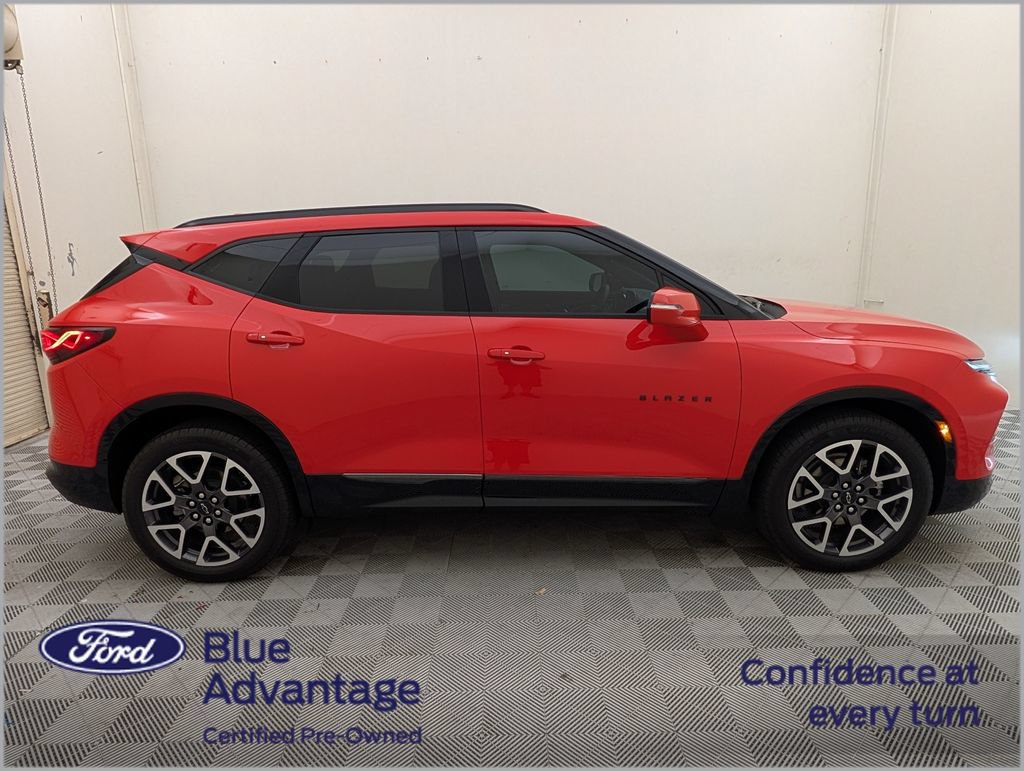 Used 2025 Chevrolet Blazer RS w/ Driver Confidence II Package AWD/4WD image 2