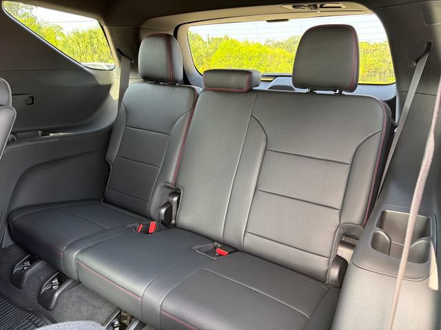 New 2026 Chevrolet Traverse RS w/ LPO, Floor Liner Package FWD image 24