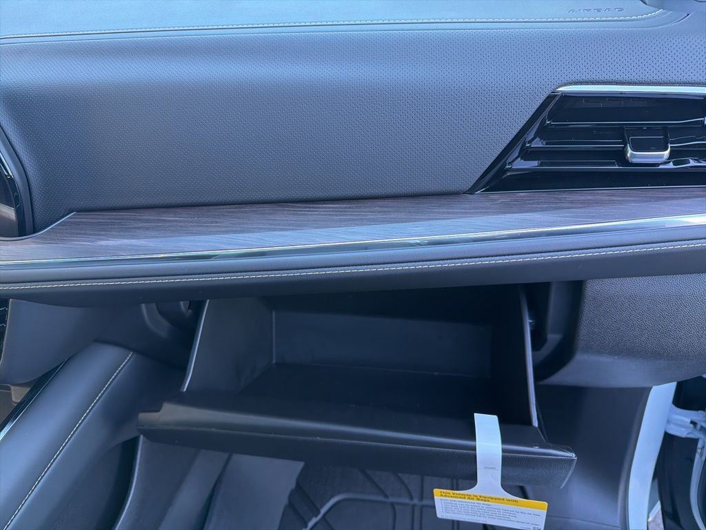 New 2026 Chevrolet Suburban Premier w/ Sun And Tow Package image 28