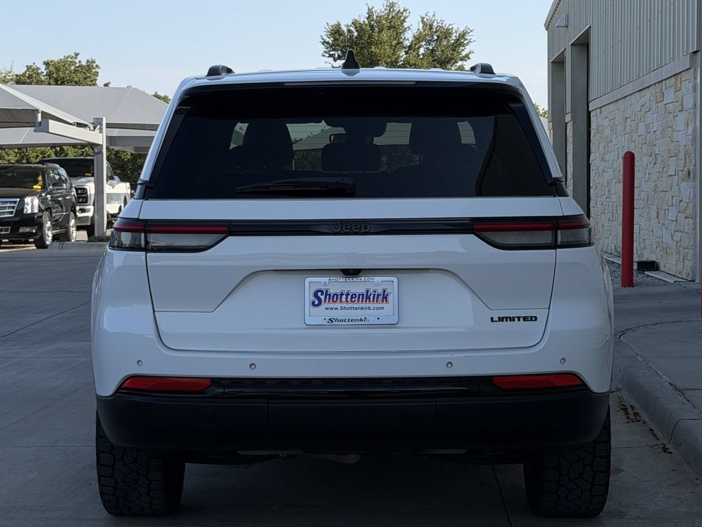 Used 2023 Jeep Grand Cherokee Limited w/ Black Appearance Package RWD image 5