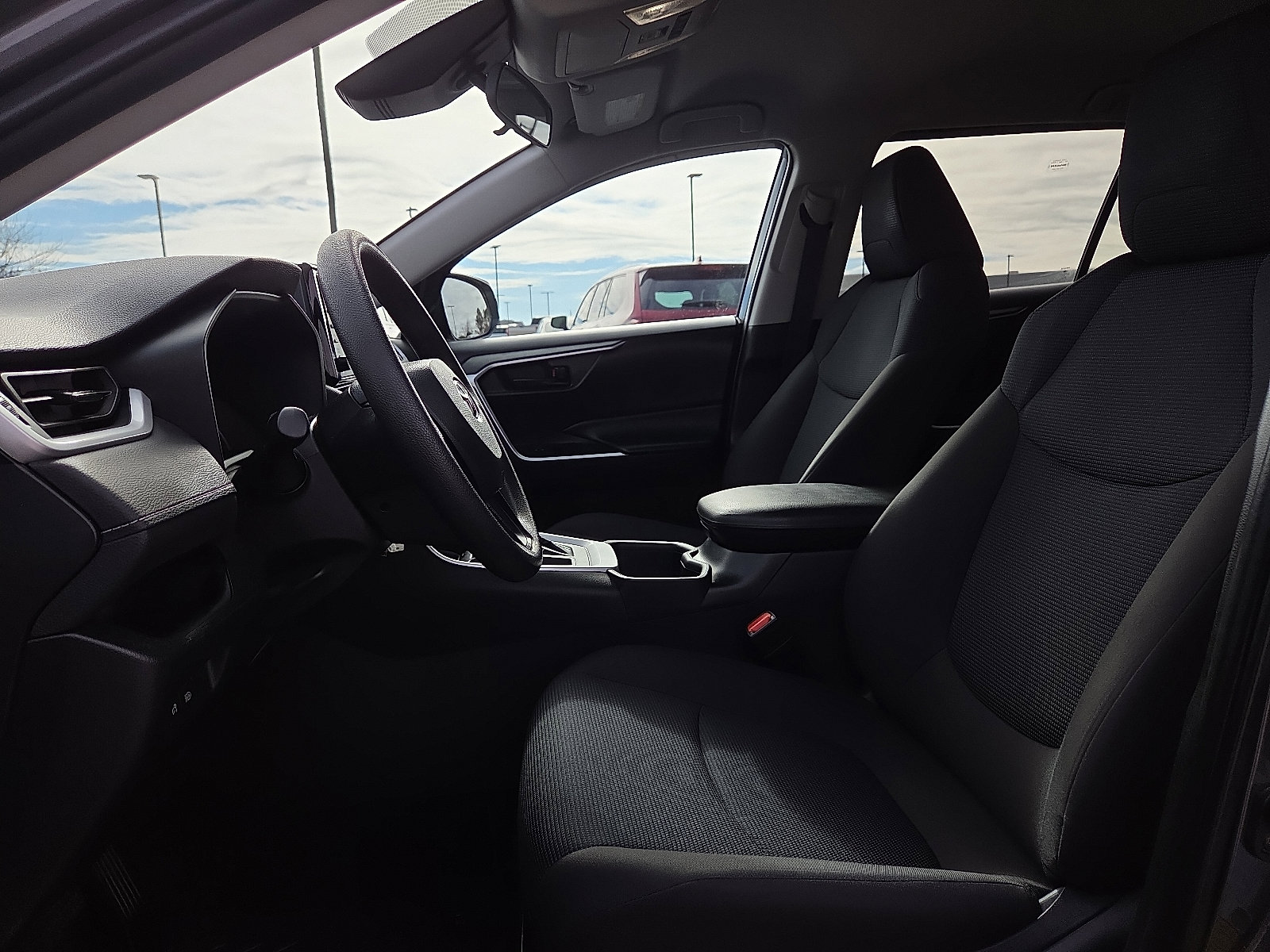 Used 2022 Toyota RAV4 LE image 15