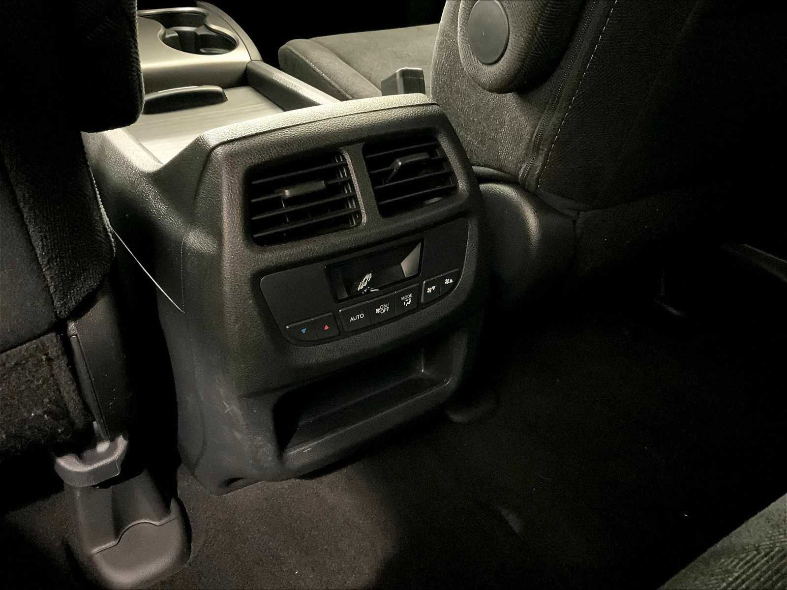 Used 2022 Honda Pilot Sport image 28