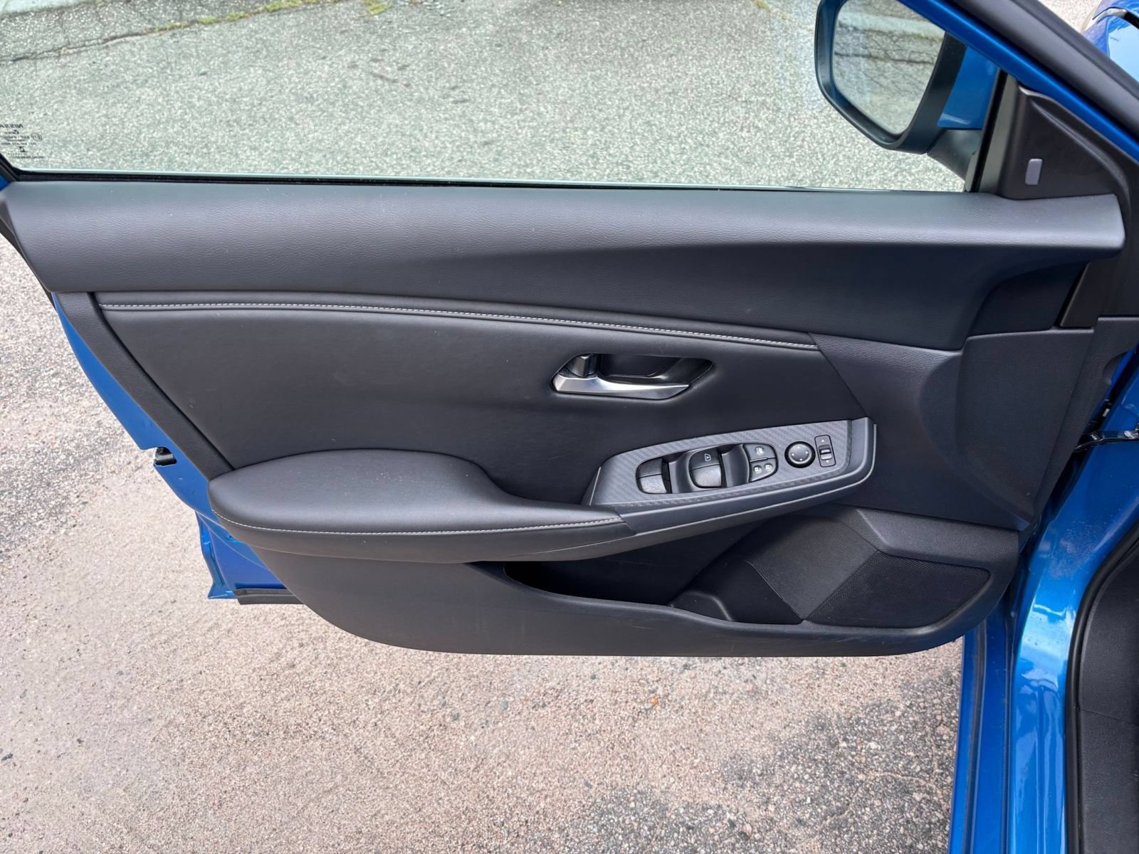 Used 2025 Nissan Sentra SV FWD image 18