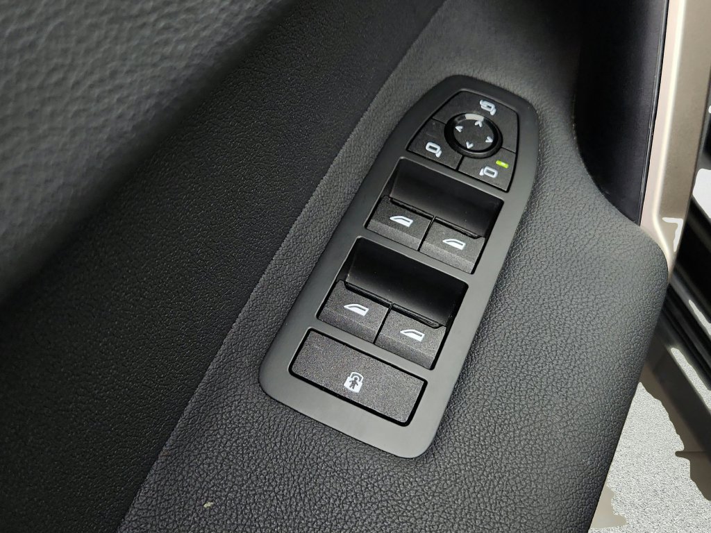 Used 2024 BMW iX xDrive50 w/ Sport Package AWD/4WD image 24