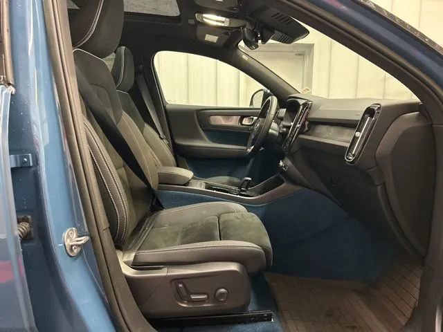 Used 2023 Volvo XC40 Recharge Ultimate w/ Protection Package Premier AWD/4WD image 25