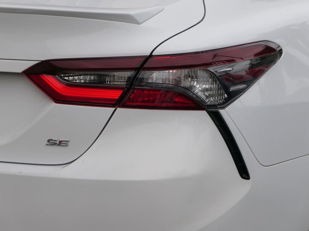 Used 2024 Toyota Camry SE FWD image 4