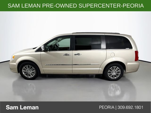 Used 2014 Chrysler Town & Country Touring-L w/ Driver Convenience Group FWD image 4