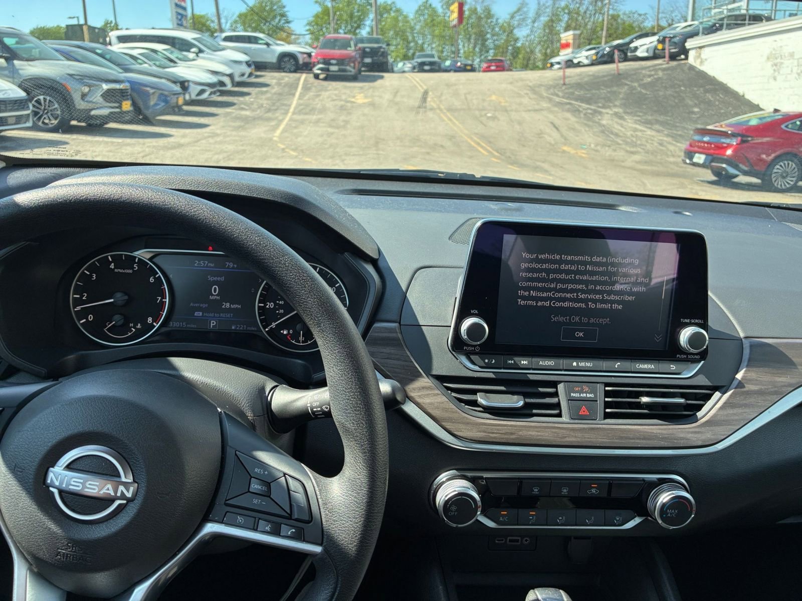 Used 2025 Nissan Altima 2.5 SV FWD image 33