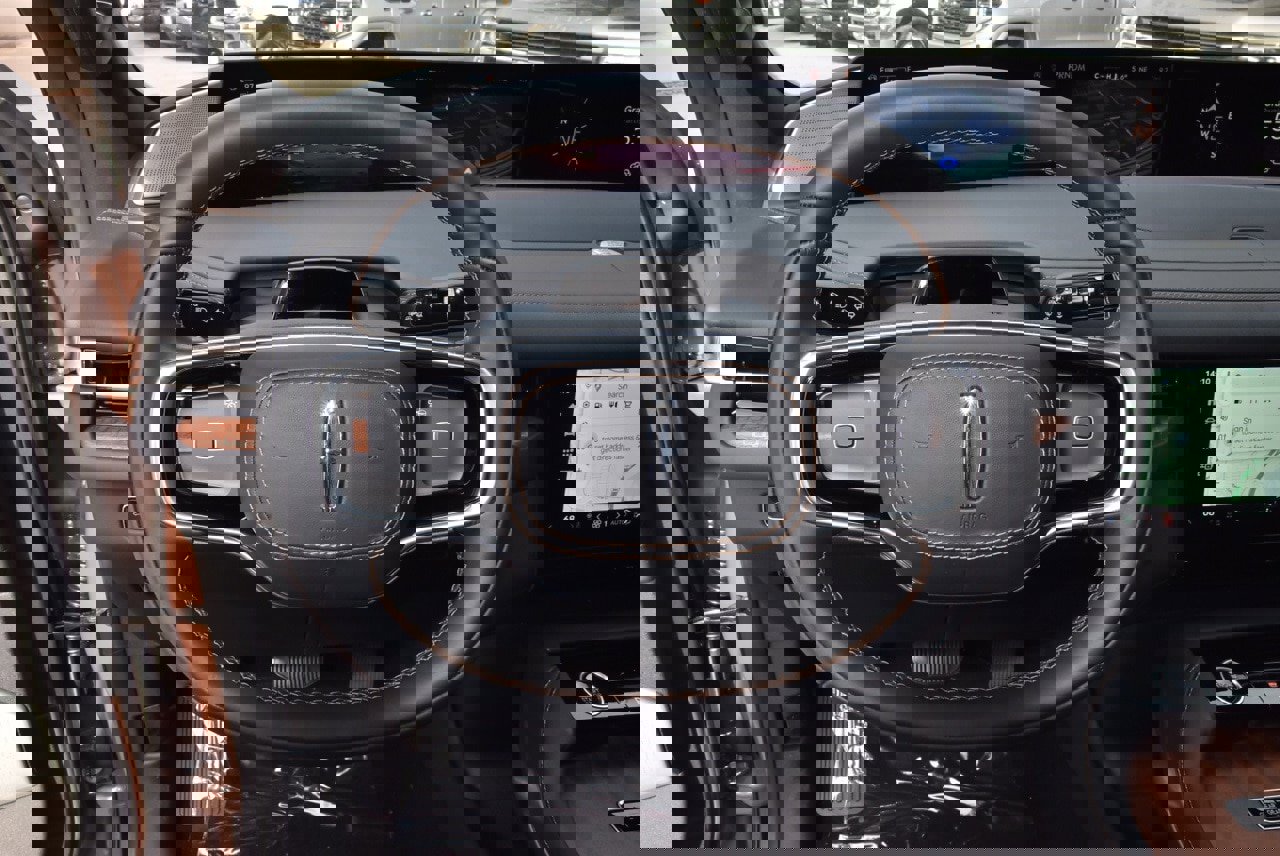 New 2025 Lincoln Navigator L Black Label image 25