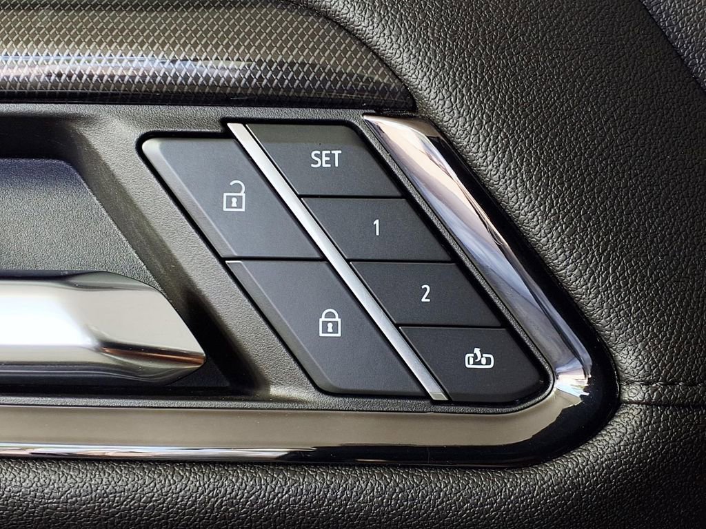 Used 2024 GMC Sierra 1500 AT4 w/ Technology Package image 17