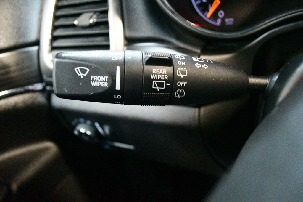 Used 2022 Jeep Grand Cherokee Limited AWD/4WD image 65